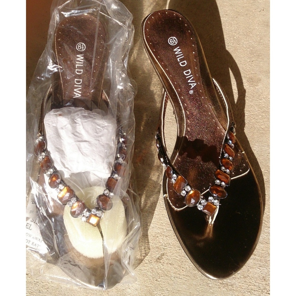Wild Diva kitten heel shoes sz6.5 model artist 10